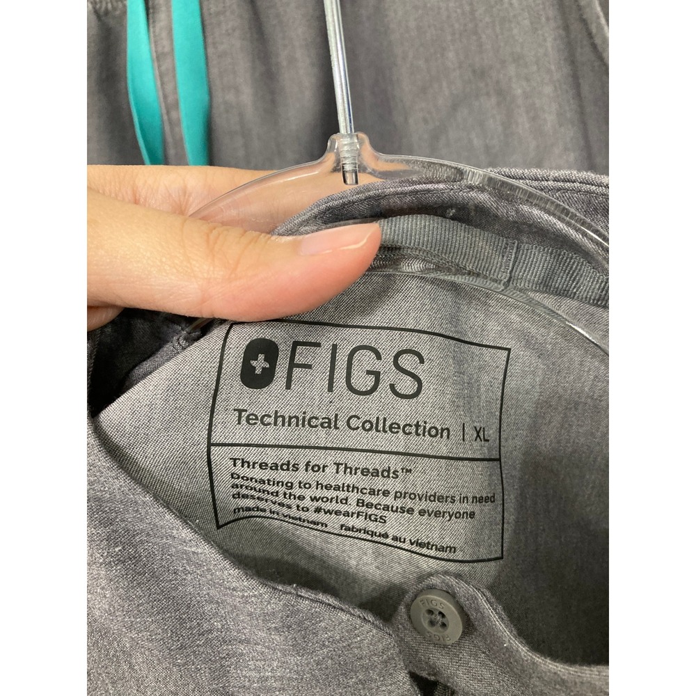 Figs Womens Scrub Set XL Grey Technical Collection Joggers and Quarter Zip Top - Picture 3 of 9